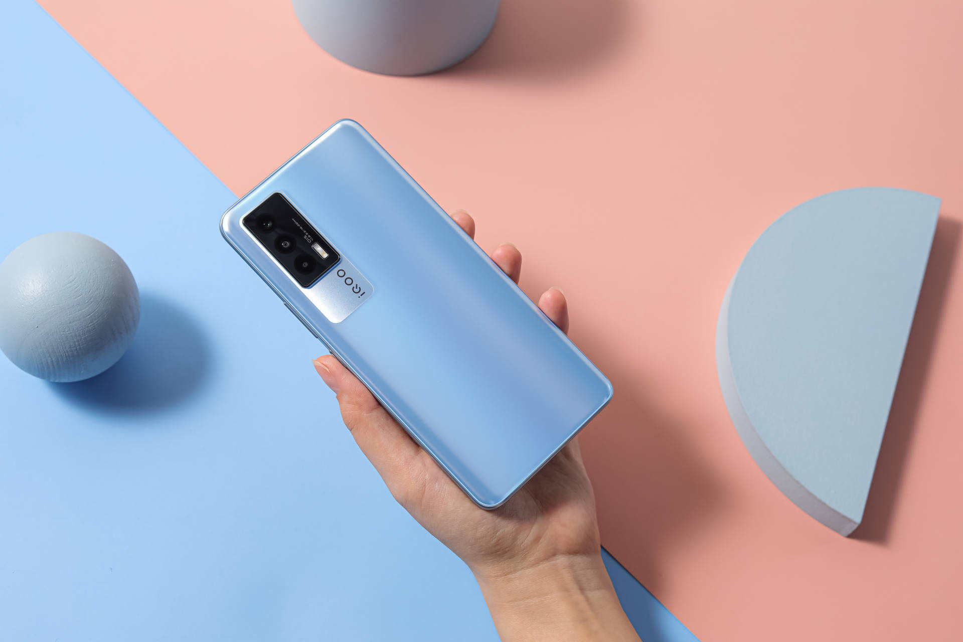 双芯延长了iqooneo5的使用时长目前来看确实如此