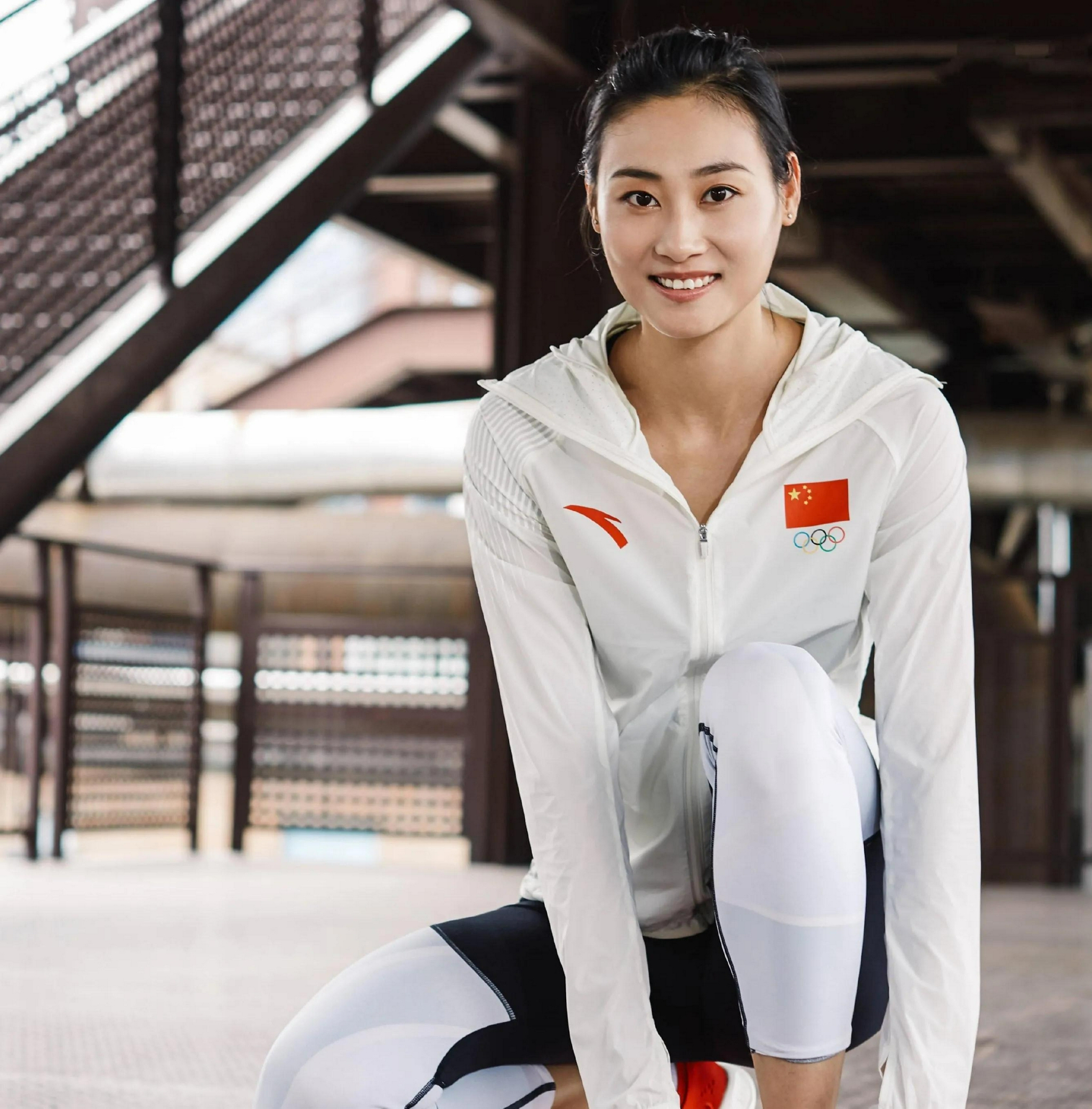 撑杆跳女神李玲卫冕浙江队再次包揽前三