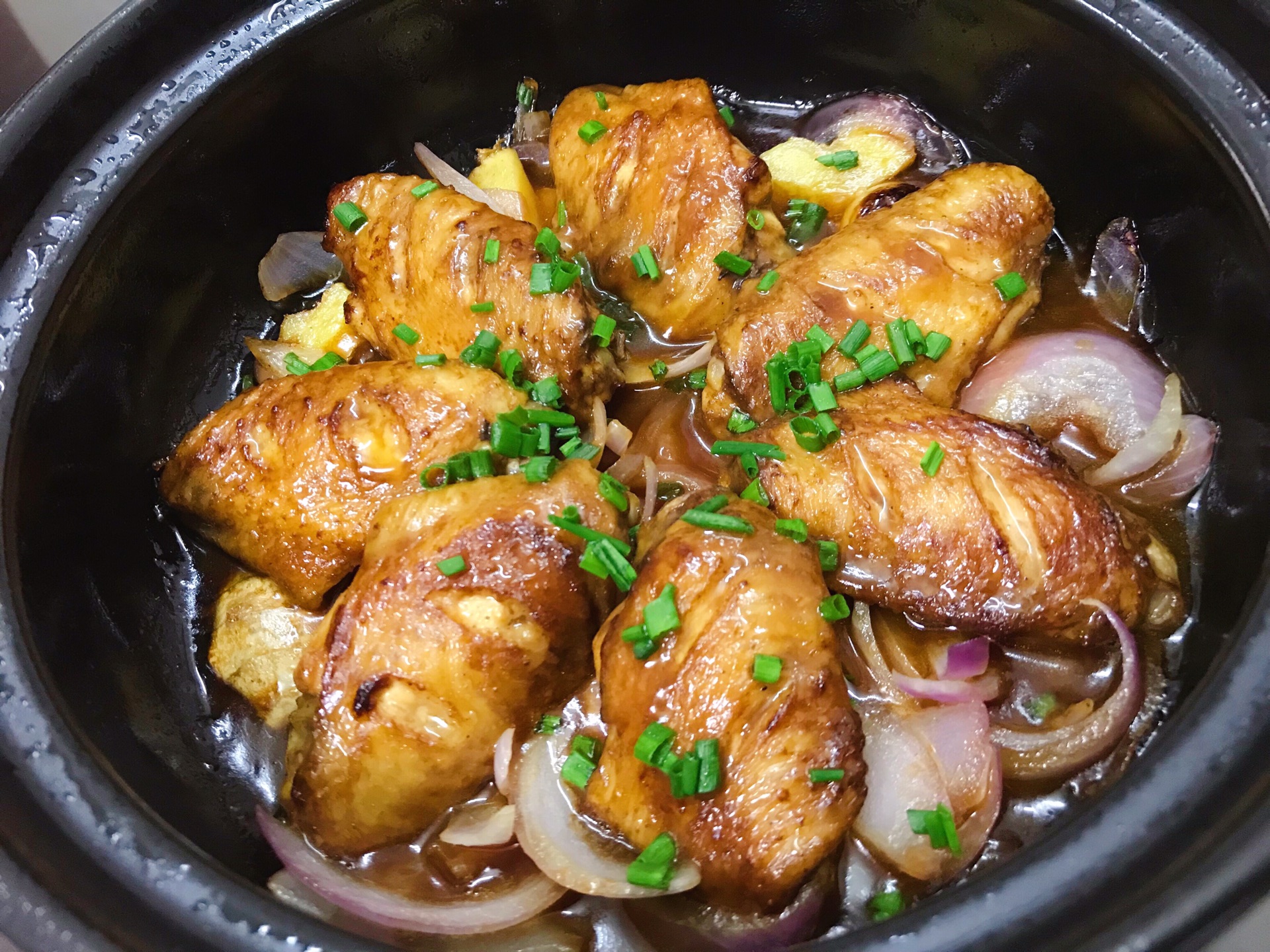 超可口的下饭神器板栗鸡翅煲软烂脱骨味道浓郁超好吃