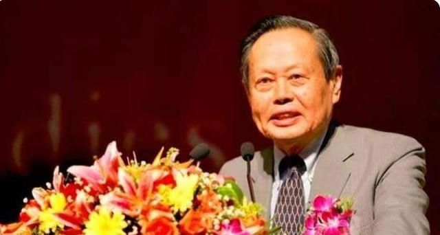 杨振宁先生迎来百岁生日!倡导设立中科大少年班,与姚班智班关联休闲区蓝鸢梦想 - Www.slyday.coM 杨振宁先生迎来百岁生日!倡导设立中科大少年班,与姚班智班关联休闲区蓝鸢梦想 - Www.slyday.coM