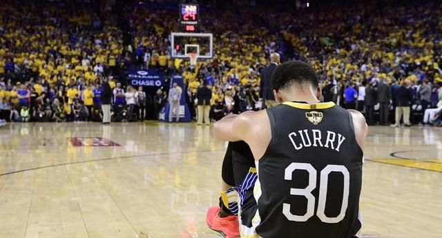 违规,面临禁赛!罚单之后还有处罚!勇士接连迎噩耗,库里太难了休闲区蓝鸢梦想 - Www.slyday.coM