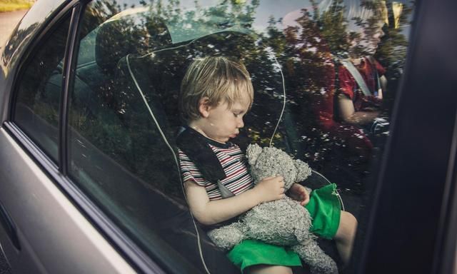 深圳一女童被困车内3小时,妈妈崩溃大哭,如何确保宝宝乘车安全休闲区蓝鸢梦想 - Www.slyday.coM