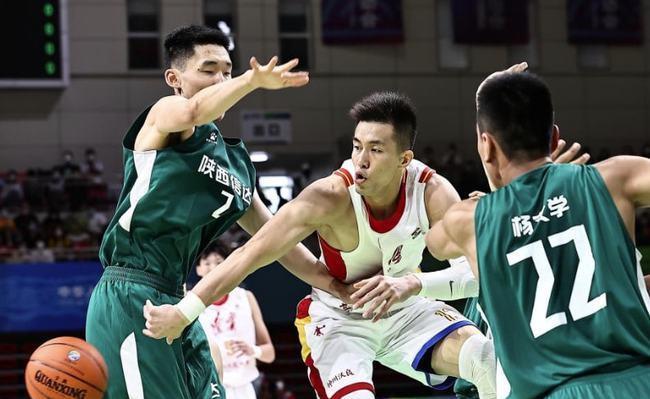 郭艾伦30分6篮板9助攻,张镇麟28分8篮板板,两人欺负湖北队