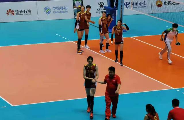 李盈莹手腕意外撞伤!天津2主力受伤了,及时治疗别成第二个朱婷休闲区蓝鸢梦想 - Www.slyday.coM 李盈莹手腕意外撞伤!天津2主力受伤了,及时治疗别成第二个朱婷休闲区蓝鸢梦想 - Www.slyday.coM