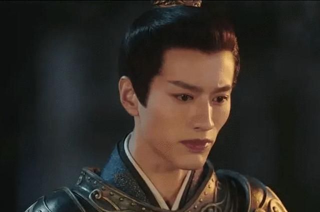 《春来枕星河》中,真容帅气的罗正古装造型令人着急,完全没了古风美男