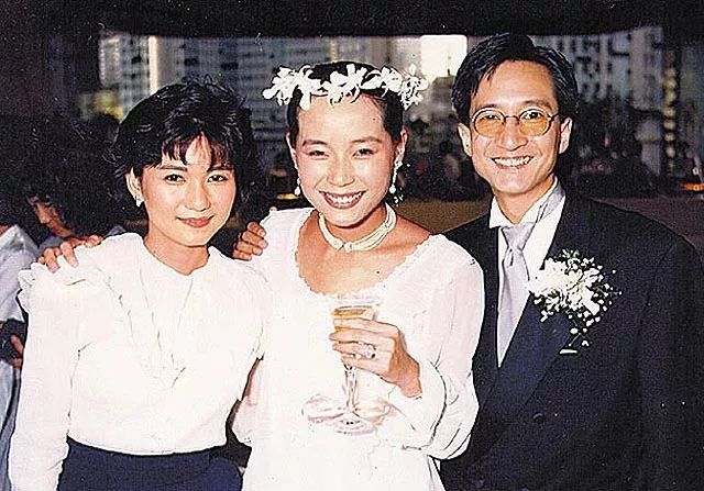 "许仙"叶童,长大后才知道她是个美女|叶童|陈国熹|钟楚红_新浪新闻