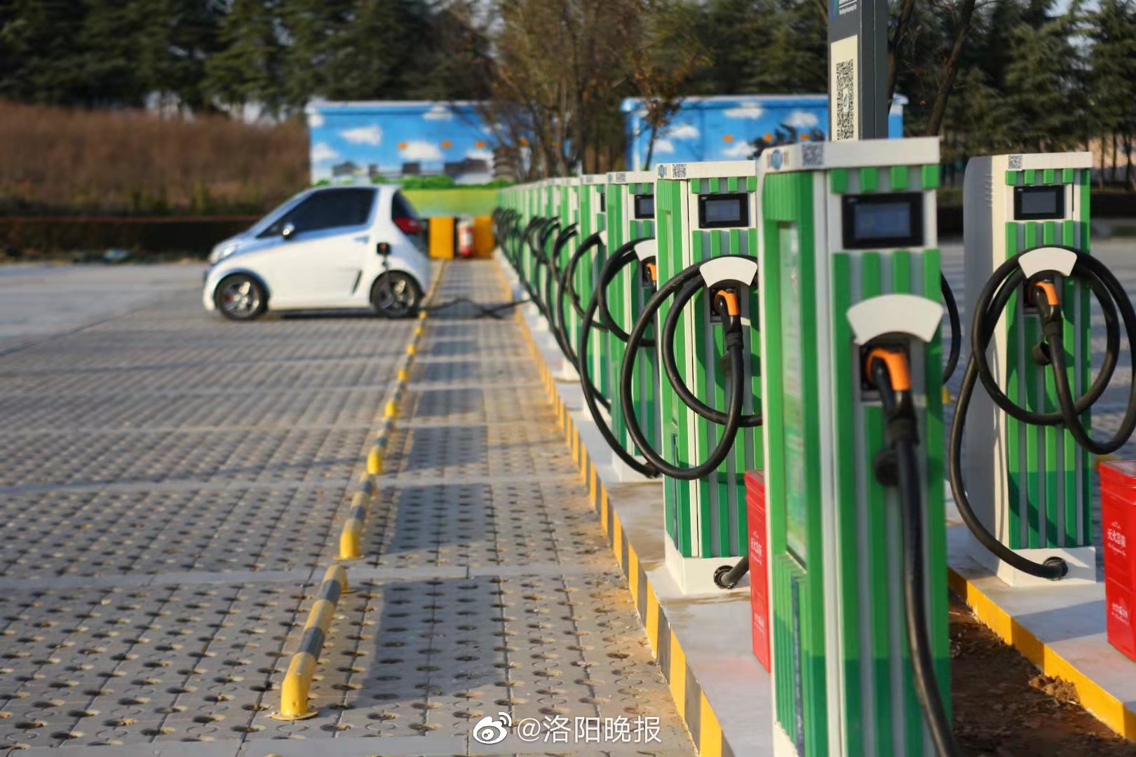 充电桩产品厂家_11年专注智能充电桩厂家_价格优惠|汽车充电桩哪个厂