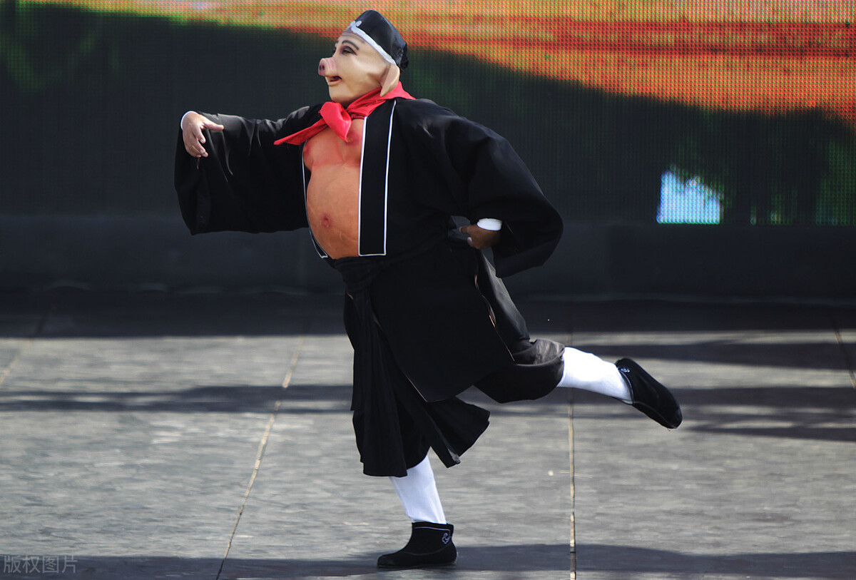 "猪八戒"马德华:现实终娶到"嫦娥"恩爱49年零绯闻__财经头条