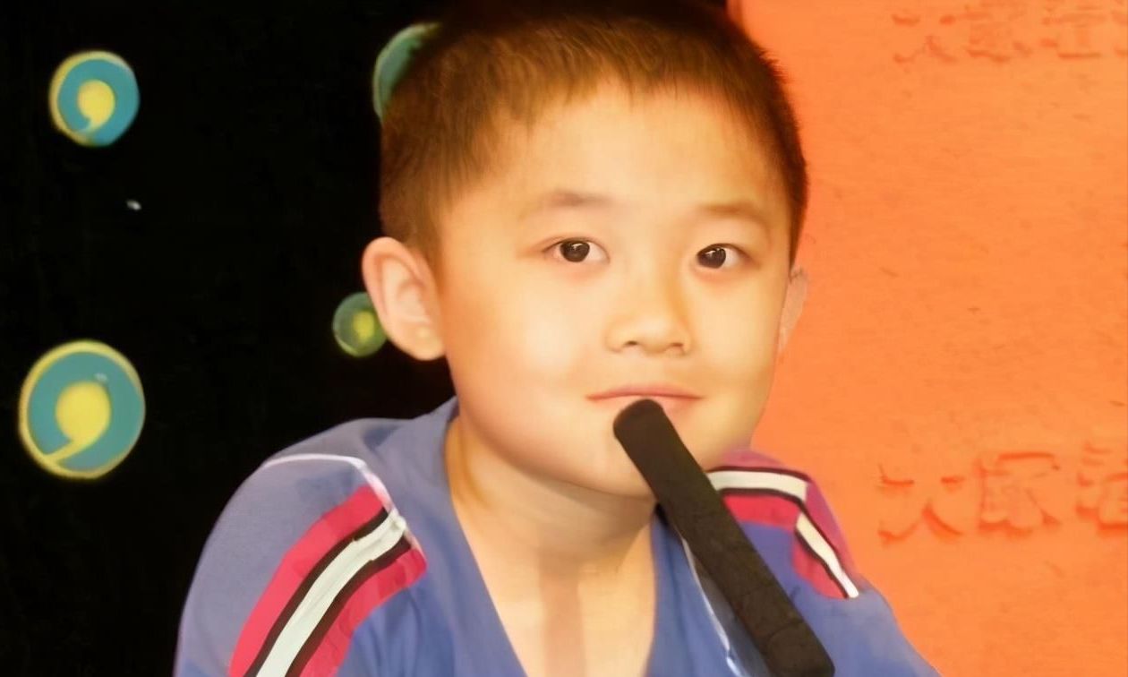 4岁出道5岁饰演马伊俐儿子走红,为了长高打激素,23岁像10岁小孩插图3