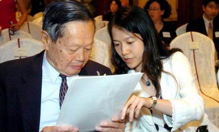 杨振宁发百岁生日感言由妻子翁帆审阅6年前放弃美国国籍