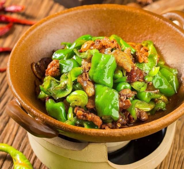 美味营养的青椒炒鸭块,解馋下饭,百吃不腻|青椒|鸭肉|美味_新浪新闻