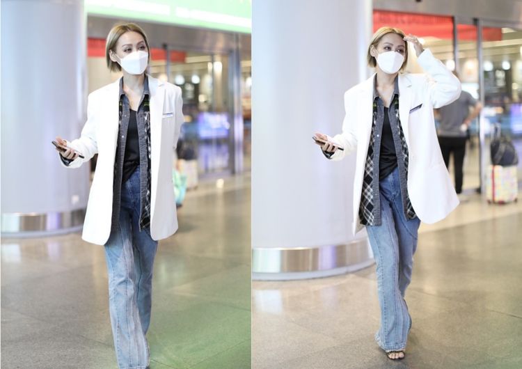 宁静的时尚感真跟别人不一样,穿西装都对半拼色,看着太个性了休闲区蓝鸢梦想 - Www.slyday.coM 宁静的时尚感真跟别人不一样,穿西装都对半拼色,看着太个性了休闲区蓝鸢梦想 - Www.slyday.coM