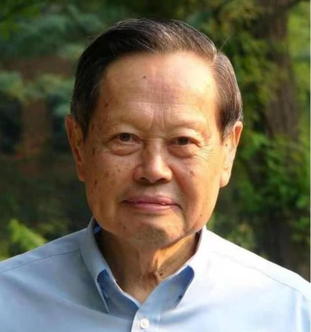 杨振宁先生迎来百岁生日!倡导设立中科大少年班,与姚班智班关联休闲区蓝鸢梦想 - Www.slyday.coM 杨振宁先生迎来百岁生日!倡导设立中科大少年班,与姚班智班关联休闲区蓝鸢梦想 - Www.slyday.coM
