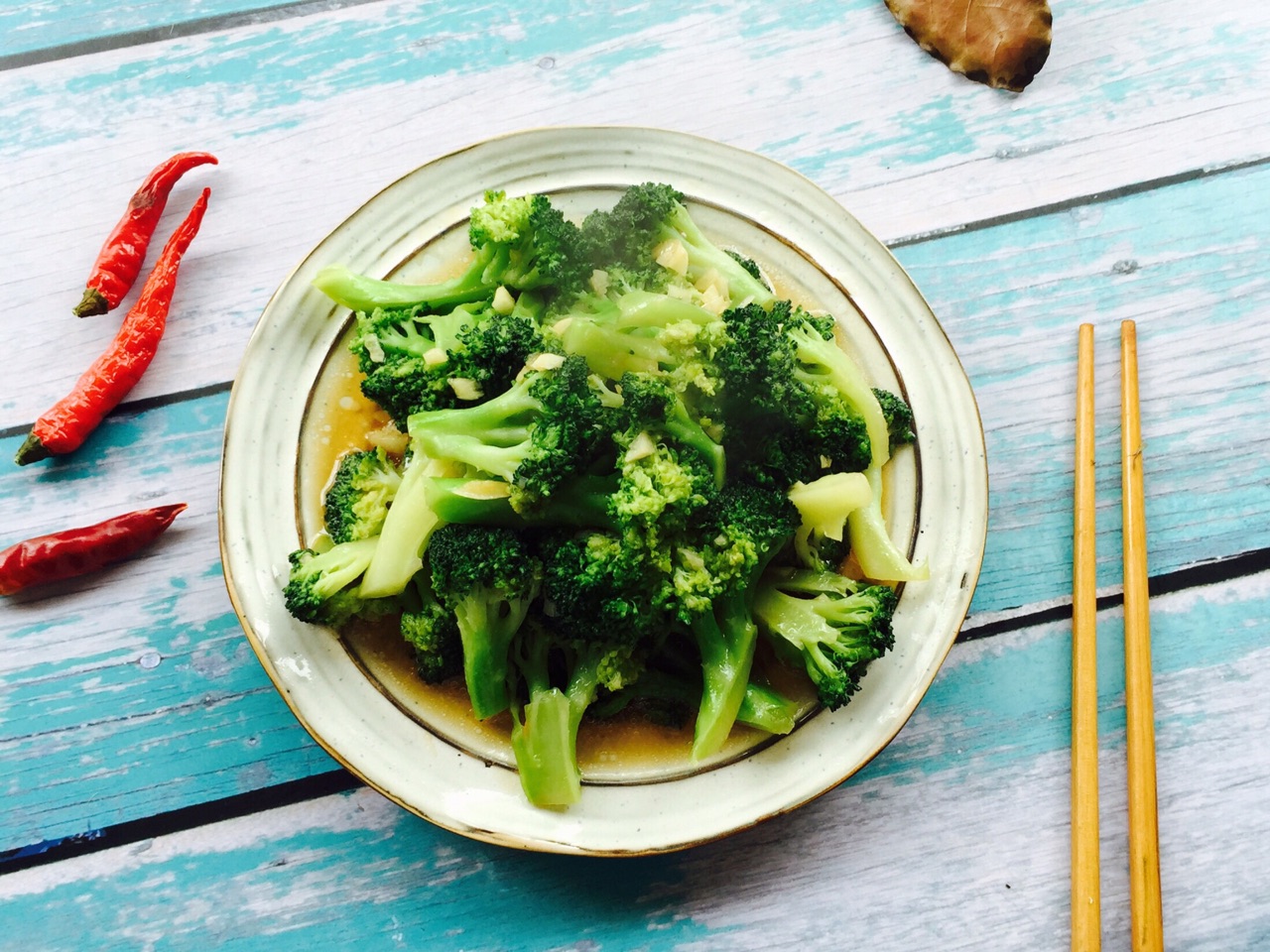 素食主义者来袭蒜蓉蚝油炒西蓝花清淡可口淡雅宜人