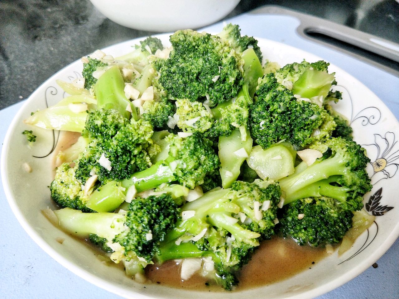 素食主义者来袭蒜蓉蚝油炒西蓝花清淡可口淡雅宜人