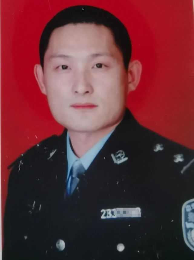 【新生秀场】投身藏蓝 汇入江海|铁道警察学院|父亲|犯人_新浪新闻