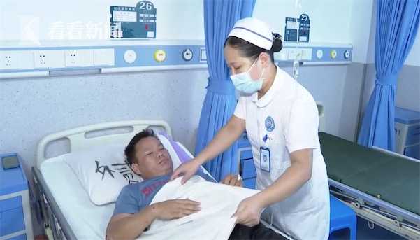 视频｜男子潜入医院女生宿舍偷内衣 保安制止被打晕倒休闲区蓝鸢梦想 - Www.slyday.coM