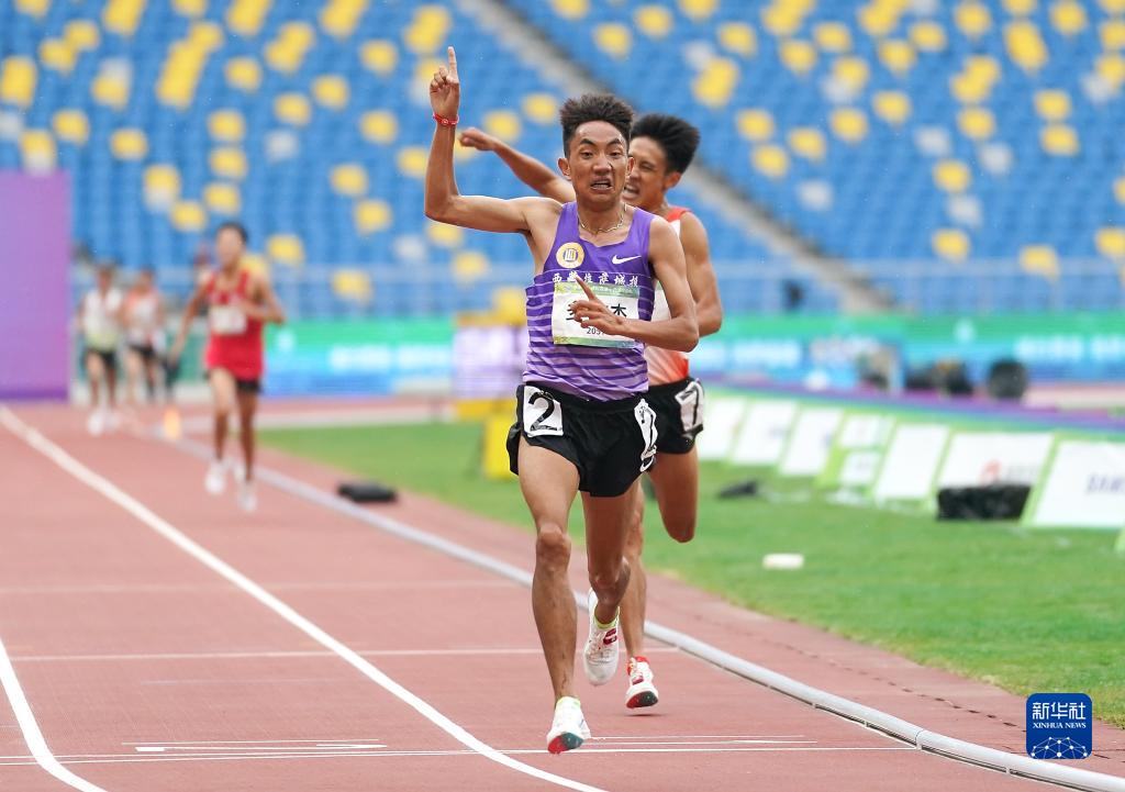 全运会田径男子5000米决赛西藏队选手多布杰获得冠军