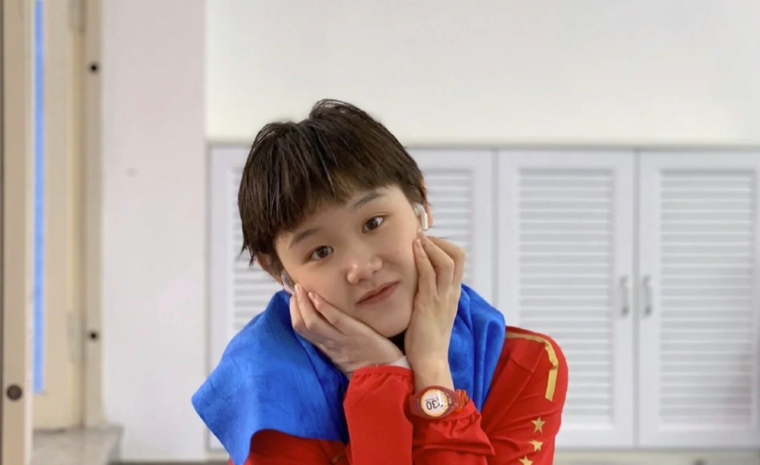 张家齐接长发:可爱齐刘海搭配黑长直,邻家妹妹既视感!