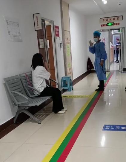 痛心！小孩中秋节被父母锁车里一天，不幸身亡……休闲区蓝鸢梦想 - Www.slyday.coM