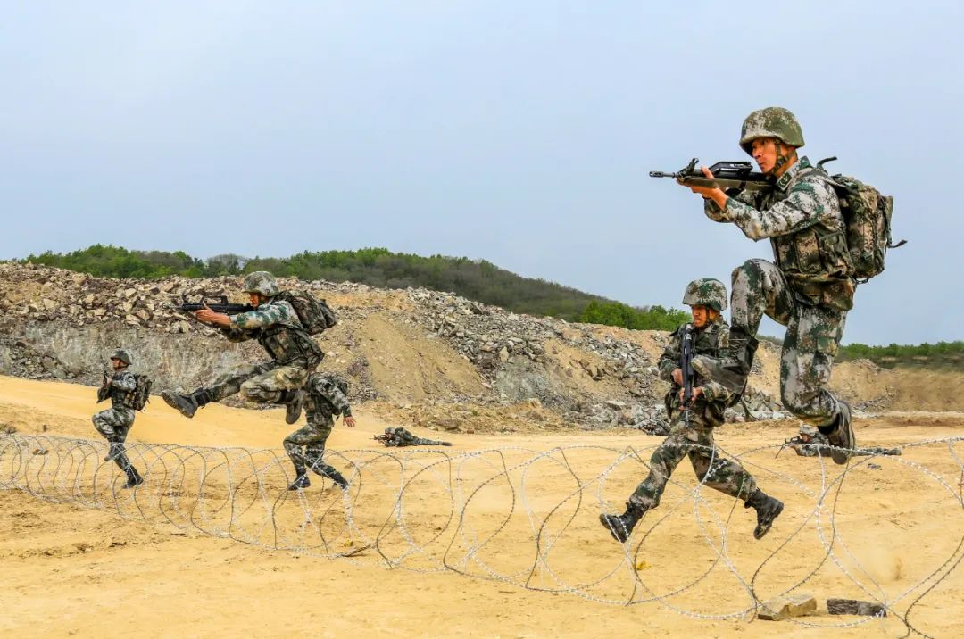 听说,最帅的男人应该是……|军人|胆气|血性_新浪新闻