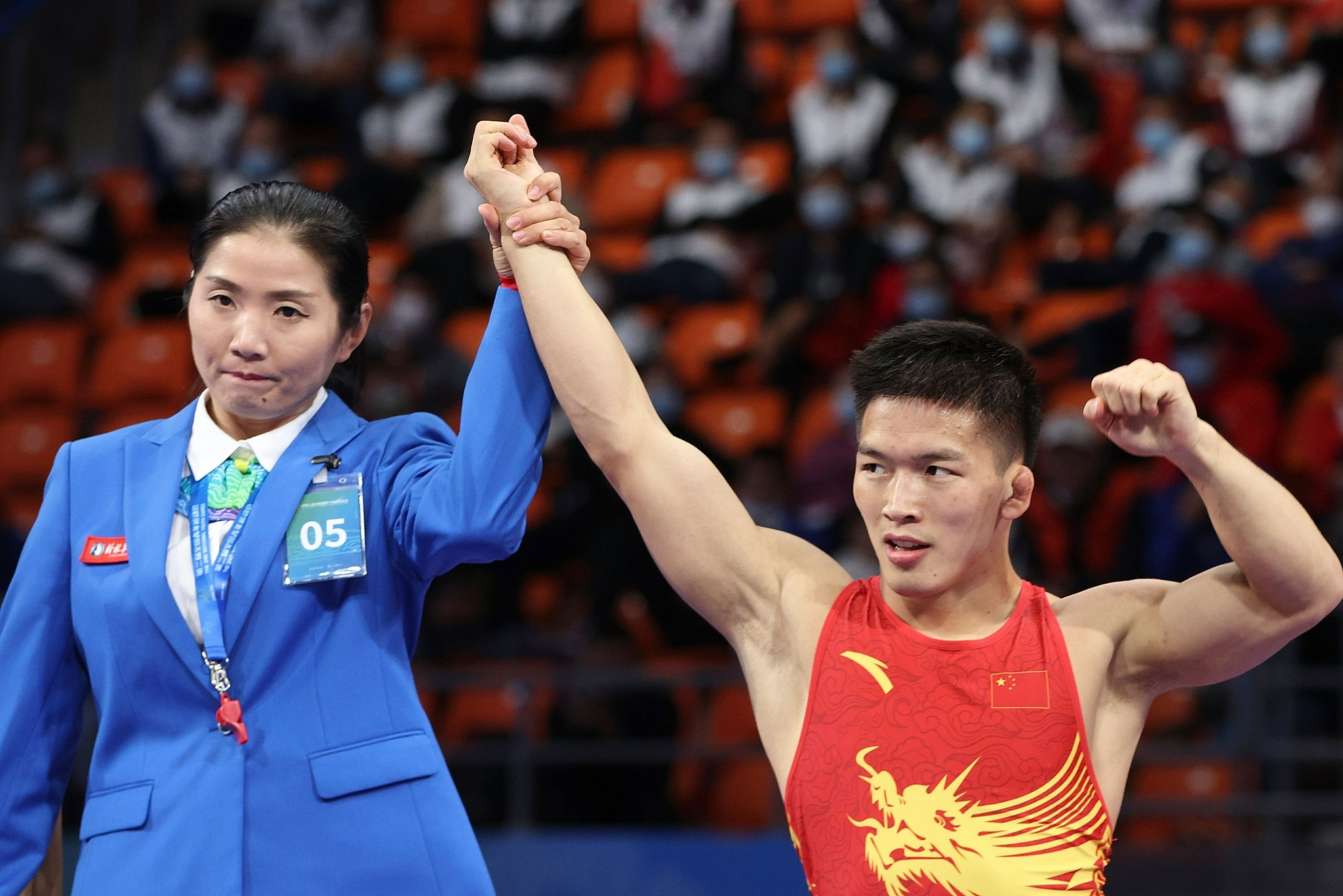 摔跤——男子自由式57公斤级:广西队选手刘明瑚夺冠