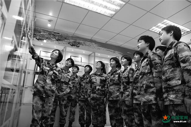 走进这群话务女兵探寻她们平凡背后蕴藏的制胜密码