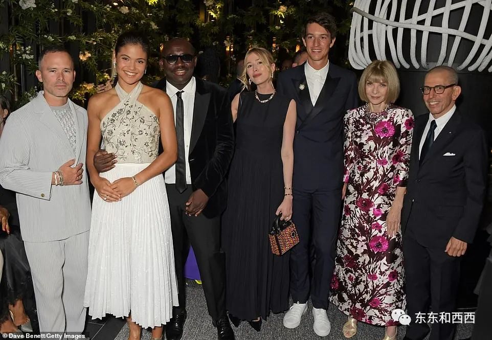 半个月前没人知道她是谁，现在被全世界疯狂追捧，这个18岁华裔少女凭啥爆红？休闲区蓝鸢梦想 - Www.slyday.coM