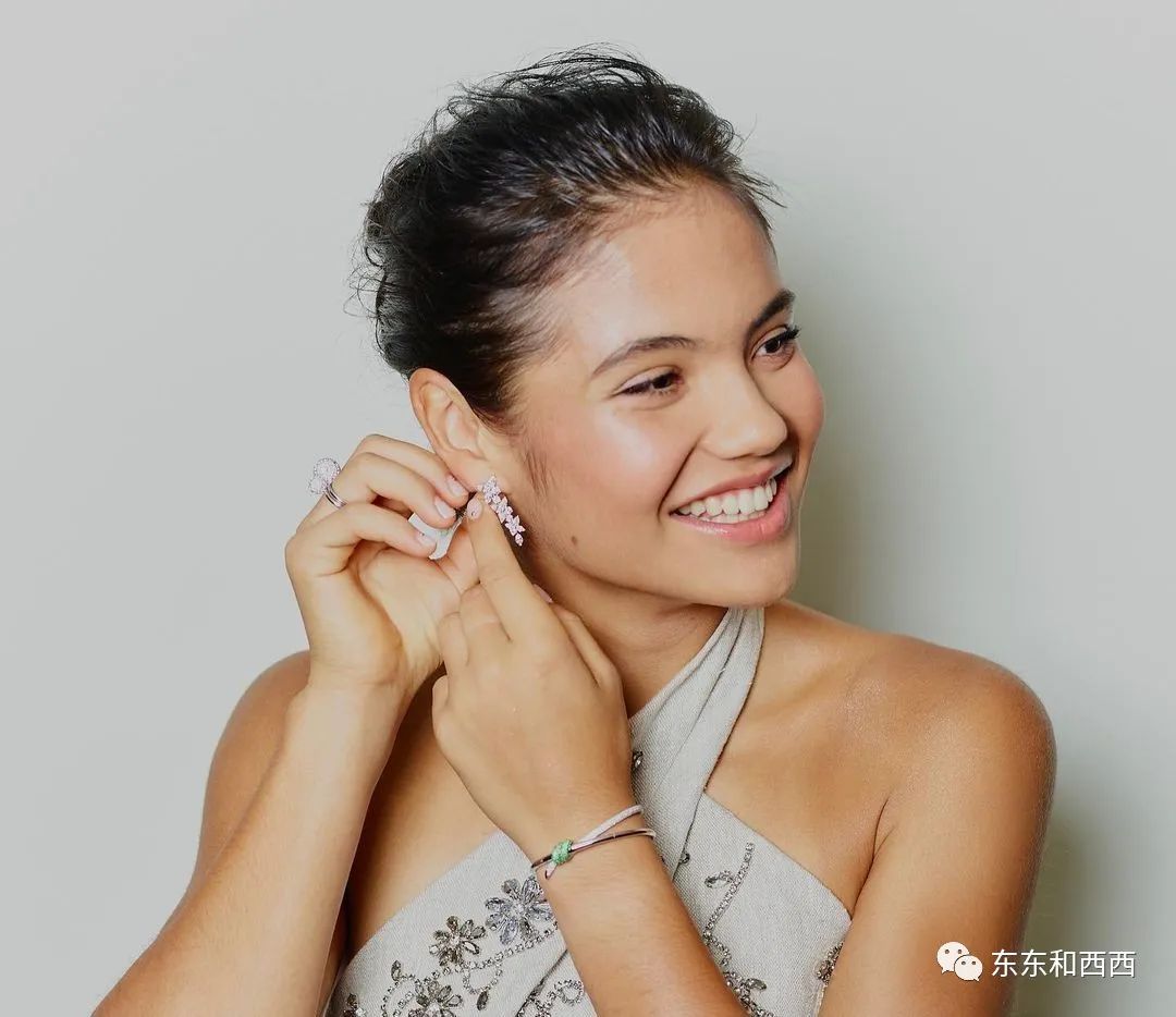 半个月前没人知道她是谁，现在被全世界疯狂追捧，这个18岁华裔少女凭啥爆红？休闲区蓝鸢梦想 - Www.slyday.coM