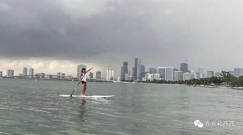 半个月前没人知道她是谁，现在被全世界疯狂追捧，这个18岁华裔少女凭啥爆红？休闲区蓝鸢梦想 - Www.slyday.coM