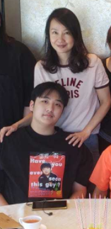 吴镇宇儿子办生日会，与妈妈王丽萍同框，老戏骨张达明也在现场休闲区蓝鸢梦想 - Www.slyday.coM