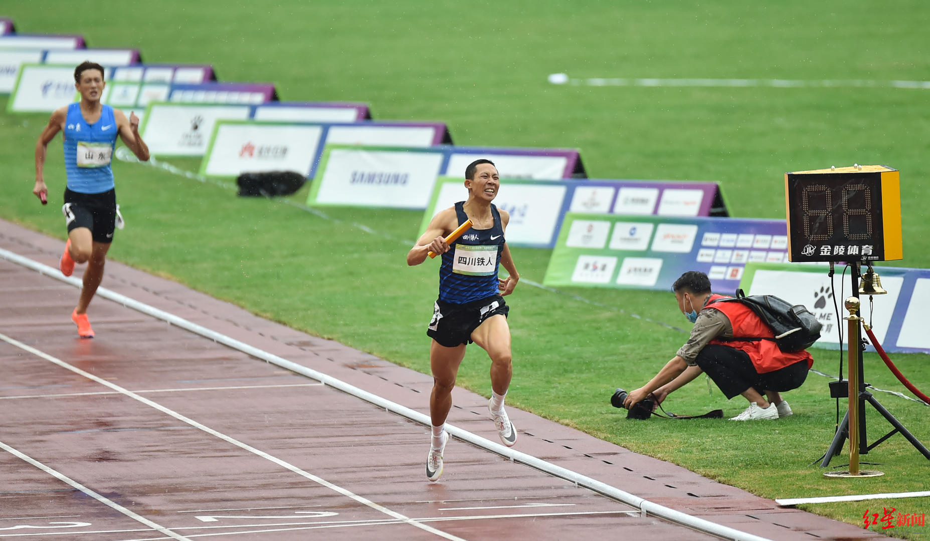 聚焦全运会|刷新纪录!川军轻松斩获4×400米混合接力金牌