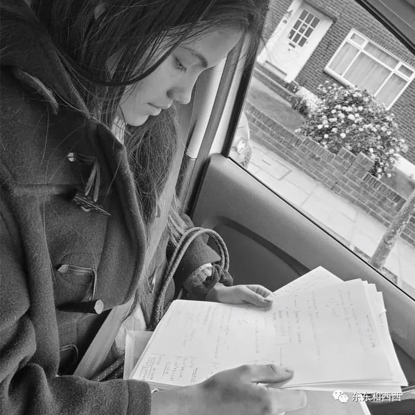 半个月前没人知道她是谁，现在被全世界疯狂追捧，这个18岁华裔少女凭啥爆红？休闲区蓝鸢梦想 - Www.slyday.coM