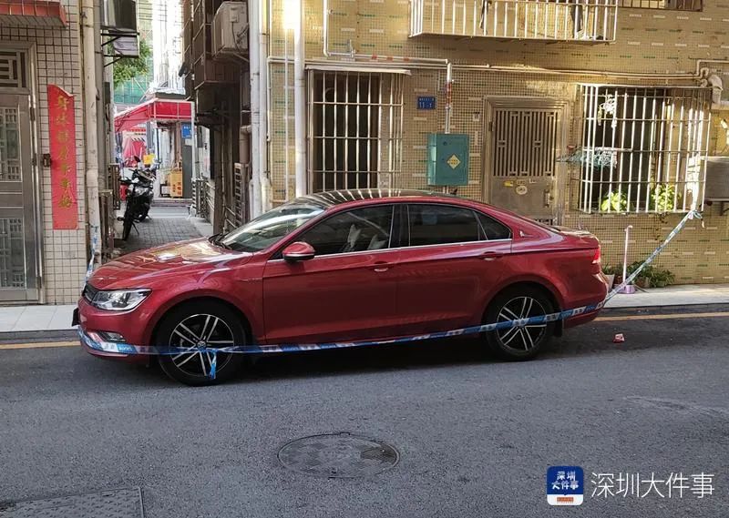 悲剧！3岁女童被锁车内身亡：喝光3瓶水，父母竟“打牌”去了！休闲区蓝鸢梦想 - Www.slyday.coM