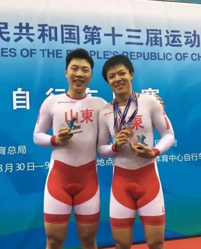 笑疯了！全运会山东队「红苹果」领奖服太尴尬，网友：是我不懂的审美休闲区蓝鸢梦想 - Www.slyday.coM