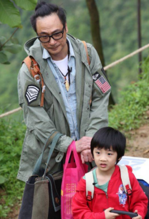 吴镇宇儿子办生日会，与妈妈王丽萍同框，老戏骨张达明也在现场休闲区蓝鸢梦想 - Www.slyday.coM