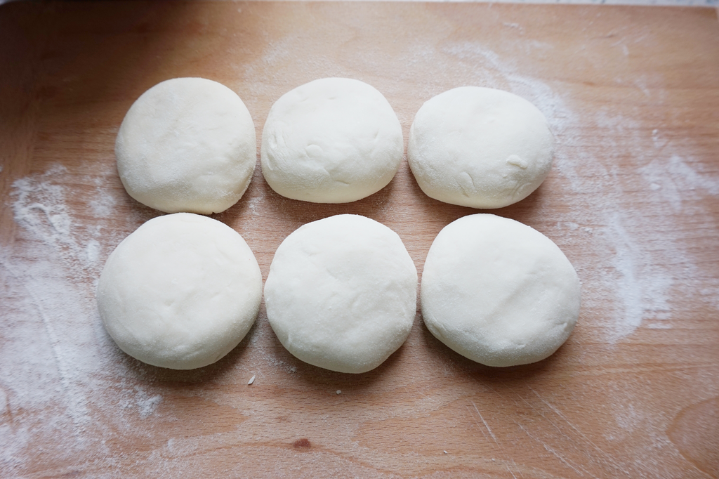 一把韭菜两个鸡蛋，做美味的素馅饼，鲜嫩可口不油腻，太好吃了休闲区蓝鸢梦想 - Www.slyday.coM