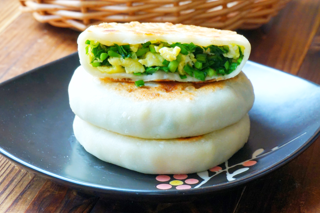 一把韭菜两个鸡蛋，做美味的素馅饼，鲜嫩可口不油腻，太好吃了休闲区蓝鸢梦想 - Www.slyday.coM