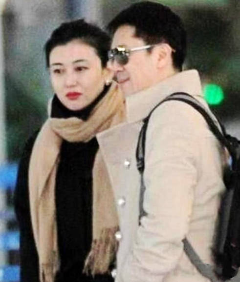 蔡国庆妻子是何方神圣?让蔡国庆拒绝巩俐和那英,和她结婚生子