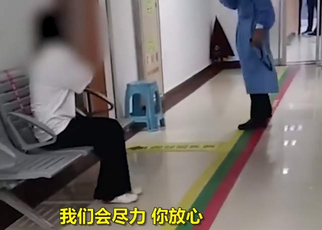 疑父母忙于吃饭打牌，3岁女童被困车内活活晒死，母亲着急直跺脚休闲区蓝鸢梦想 - Www.slyday.coM