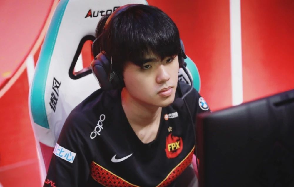 lol:北枫粉丝爆破lwx,大聪明心态爆炸,峡谷之巅成职业选手噩梦|爆炸