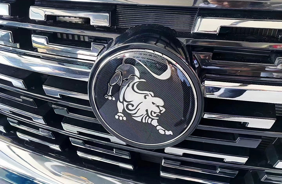 东风风行新款suv实车换装新车标57座都有提供两种动力