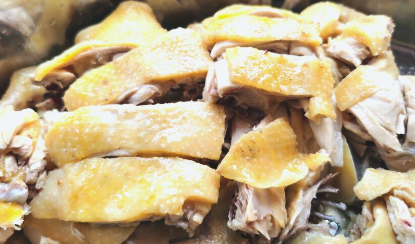 乡味十足的竹盐鸡,飘香鑫利华城引来食客围观__财经头条