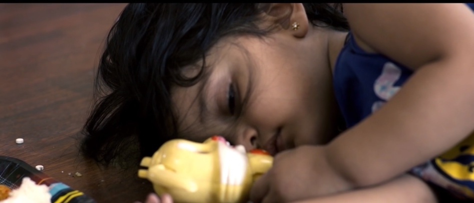 女童被父母锁车内近3小时，被活活闷死：为人父母，最怕不上心休闲区蓝鸢梦想 - Www.slyday.coM