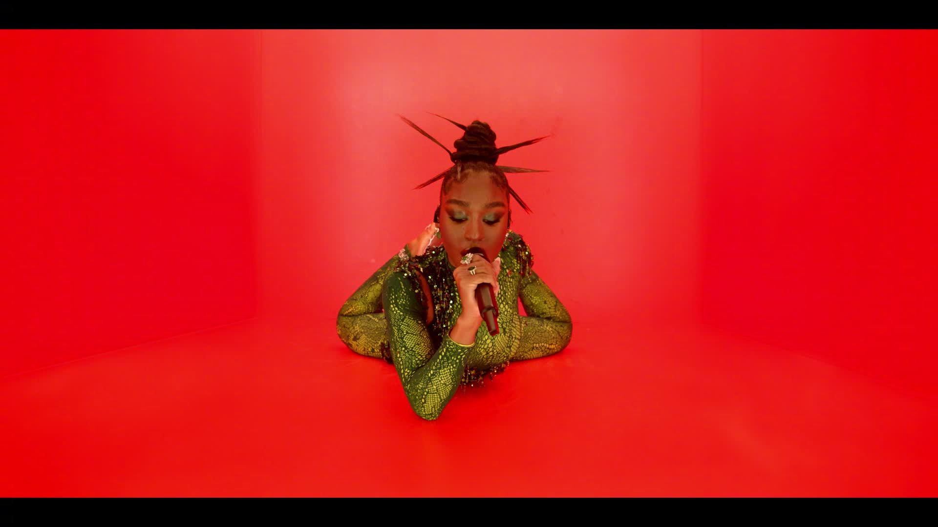 好绝!normani最新rihanna的savage x fenty时装秀表演《wild side》