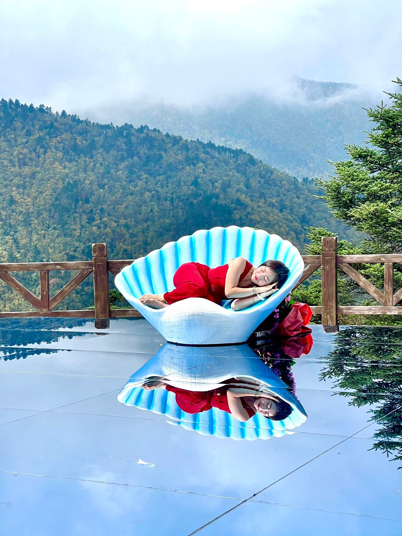 这次来太白山不为爬山,只为打卡新晋网红地"天空之境",摆好姿势,掏出