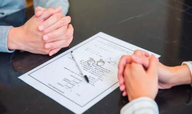 妻子不顾丈夫感受和陌生男人去旅游,回来后丈夫给了她想要的自由休闲区蓝鸢梦想 - Www.slyday.coM