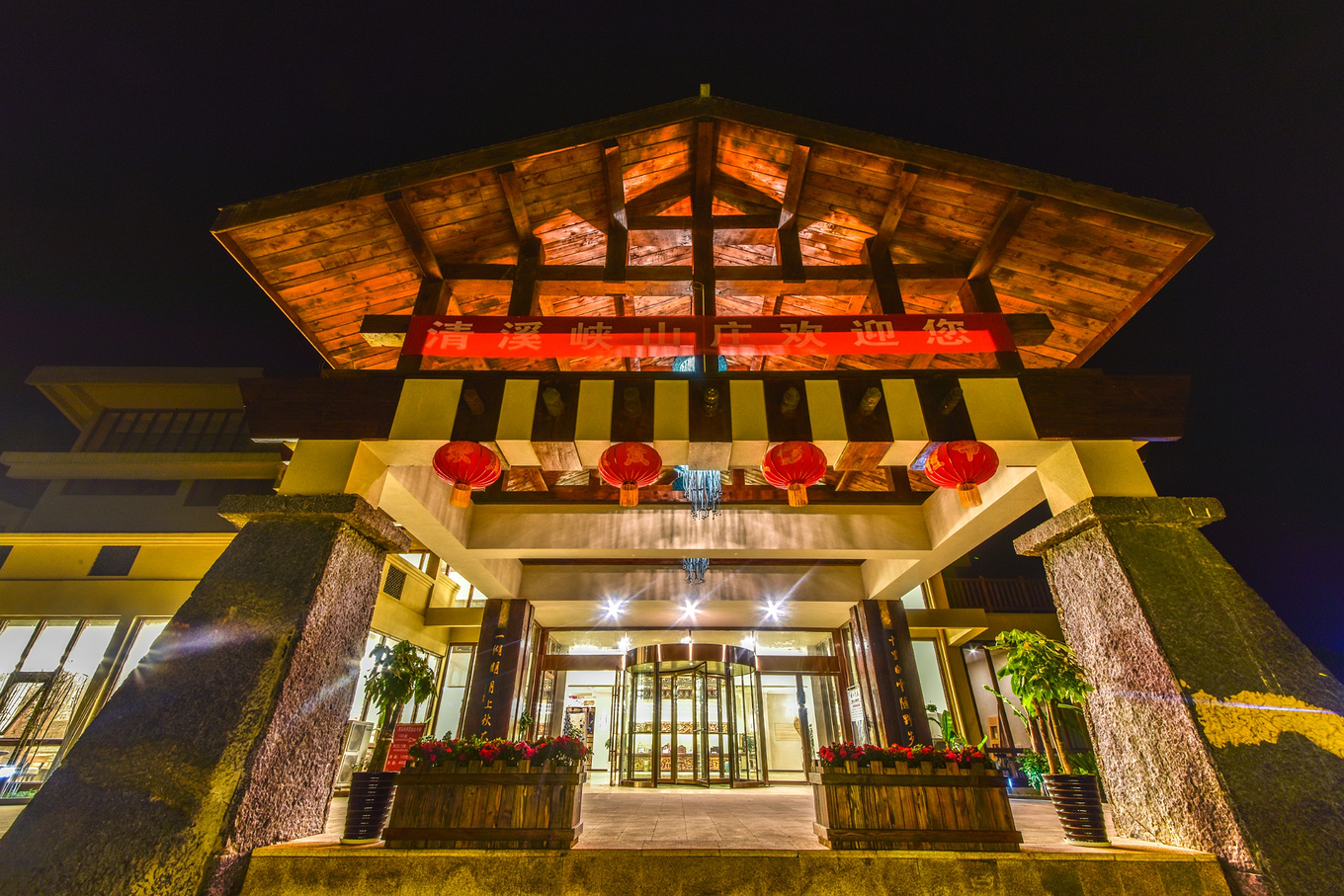 遵义最美景区酒店:坐拥贵州"天空之镜",享受极致的度假生活!