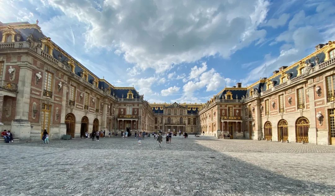 1万块体验凡尔赛，原来有钱人的生活就是这么朴实无华罢了！休闲区蓝鸢梦想 - Www.slyday.coM