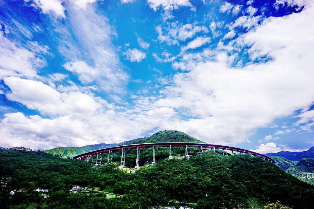 国庆假期雅西攀西高速易堵路段事故易发路段公布